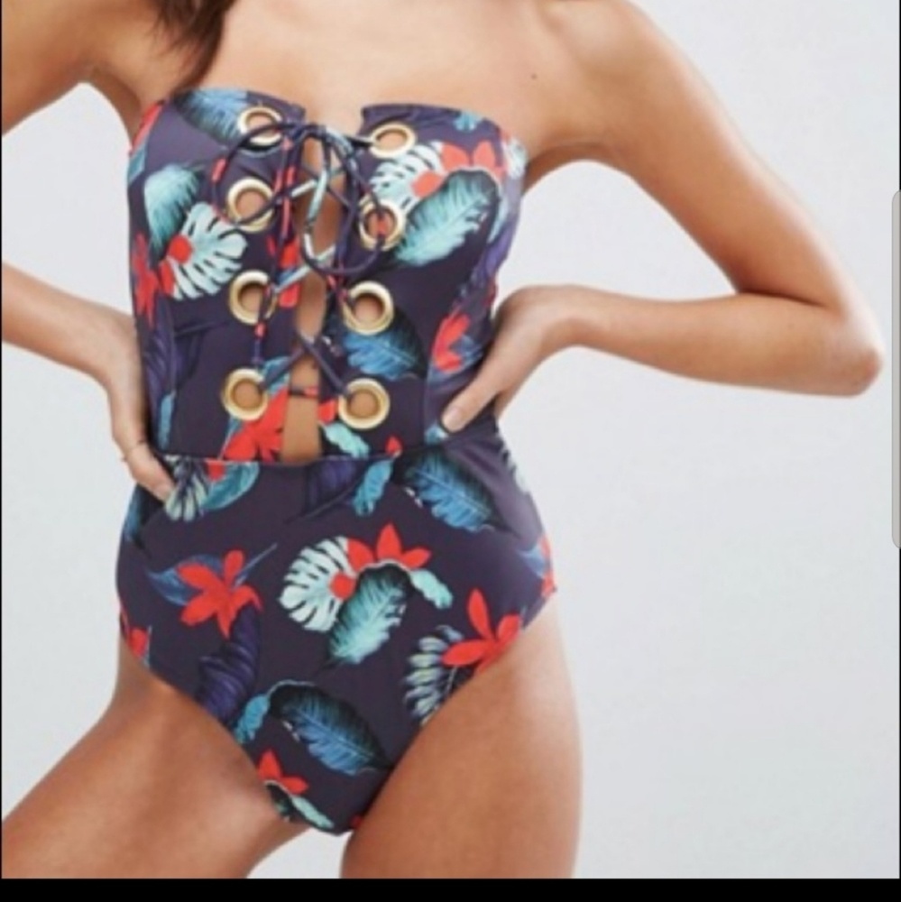 One piece swimsuit